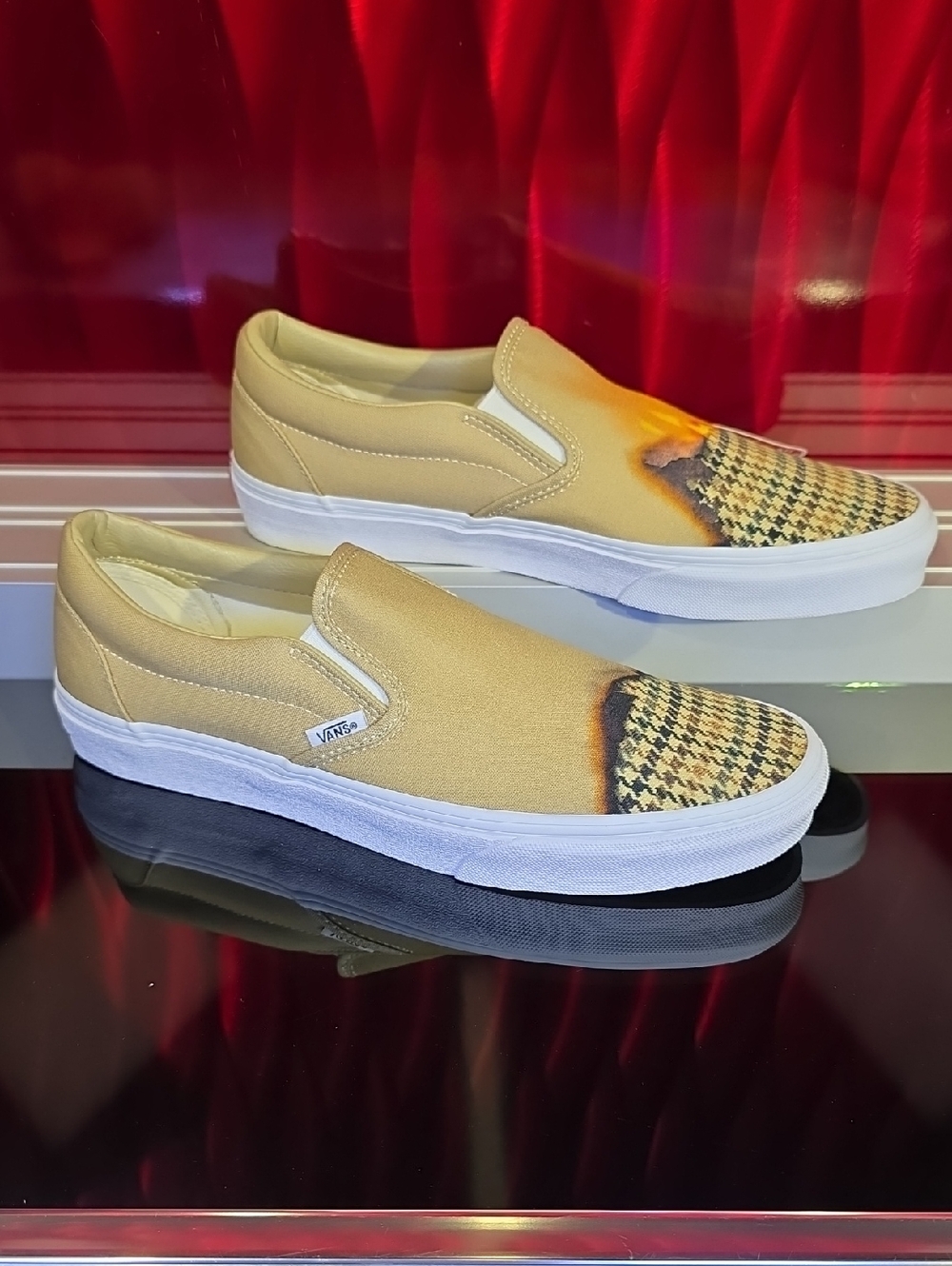 Vans Classic Slip-On Big Reveal Taos Taupe Houndstooth Burn Men 7.5 Women 9